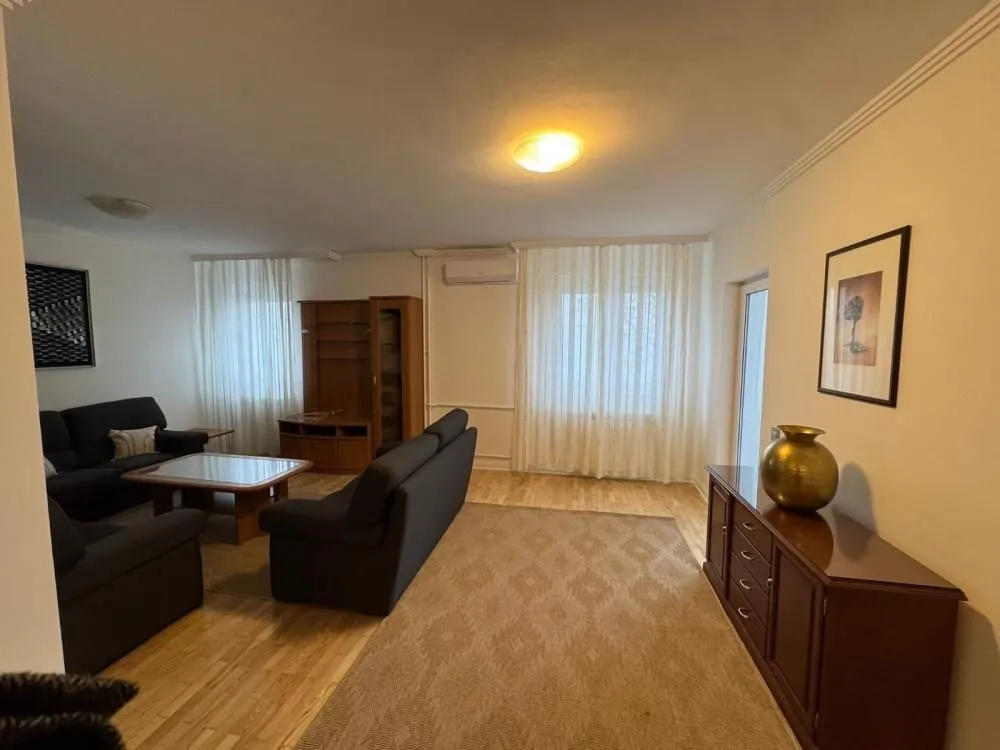 Rent, two bedroom apartment, 120m², Savski Venac, Beograd