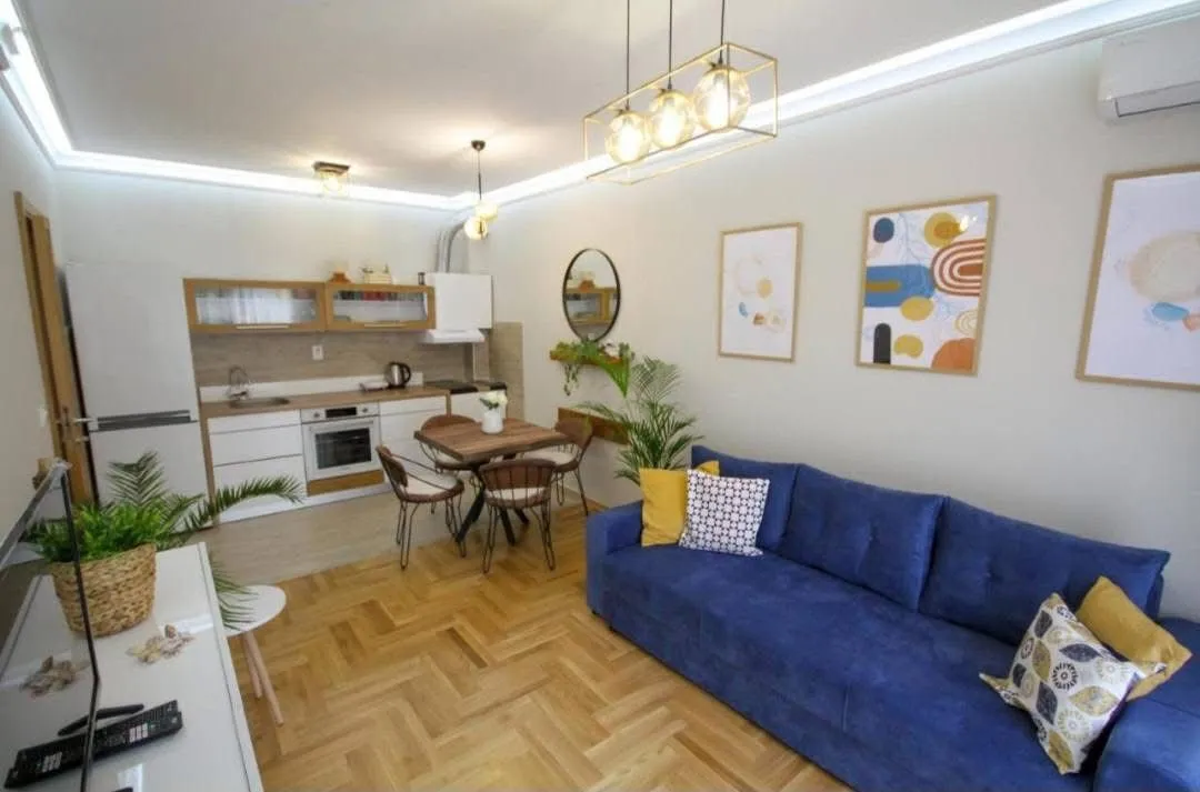 Rent, one bedroom apartment, 38m², Kalimanj, Tivat