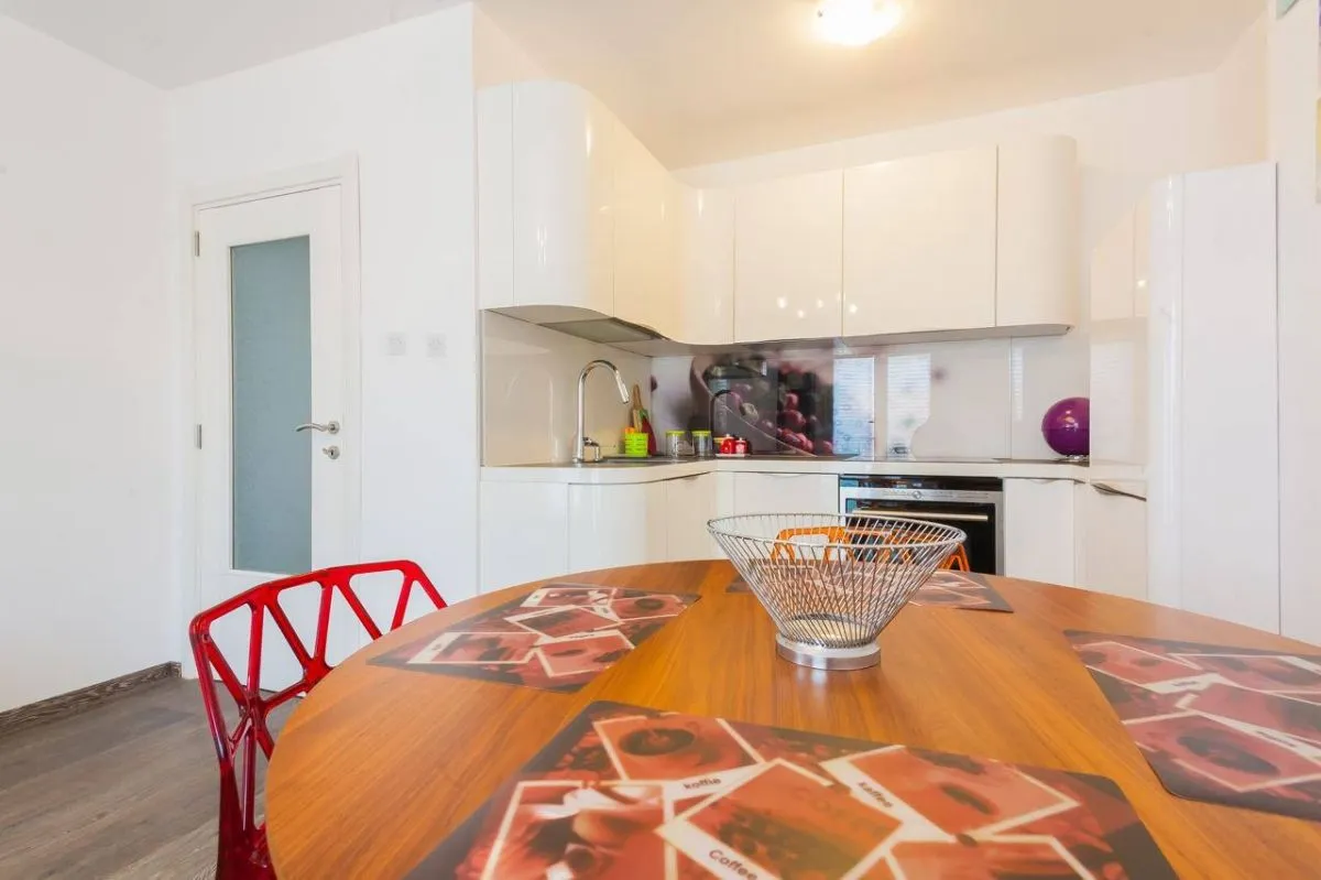 Sale, two bedroom apartment, 60m², Sveti Stefan, Budva