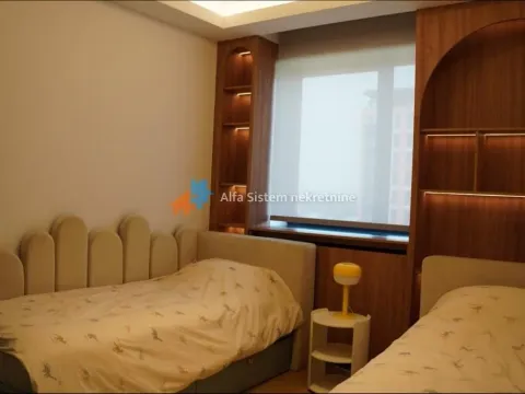 Izdavanje, stan, 200m², Savski Venac, Beograd - image 21