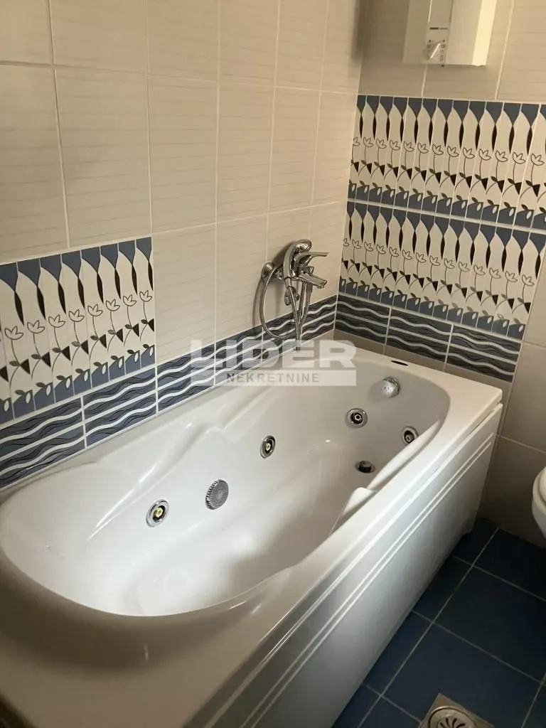 Izdavanje, trosoban stan, 58m², Stari Grad, Beograd