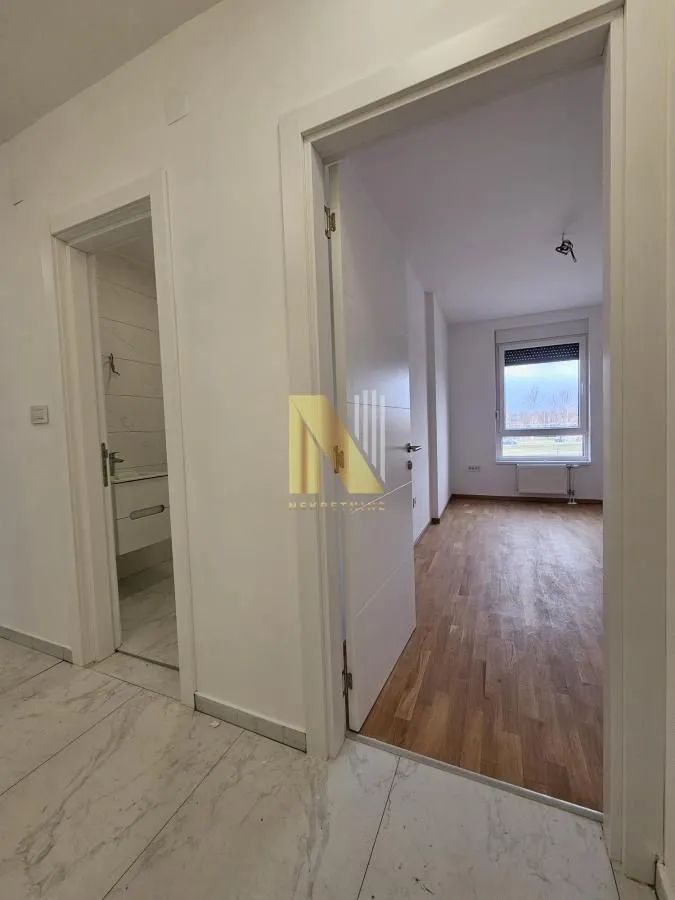 Prodaja, četvorosoban stan, 87m², Bulevar patrijarha Pavla, Novi Sad Sve Podlokacije