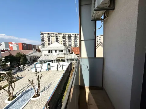 Izdavanje, dvosoban stan, 56m², City Kvart, Podgorica - image 9