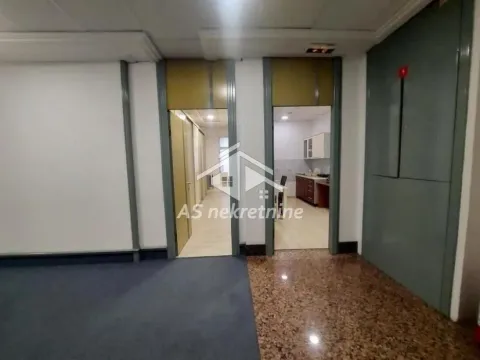 Izdavanje, poslovni prostor, 259m², Stari Grad, Beograd - image 16