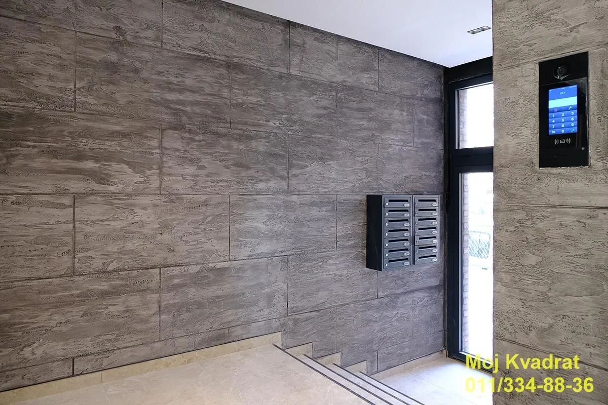 Prodaja, četvorosoban stan, 110m², Čubura, Beograd