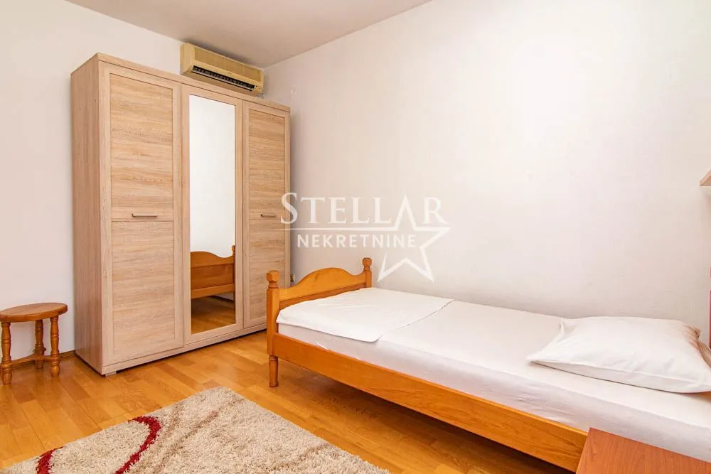 Rent, house, 220m², Tološi, Podgorica