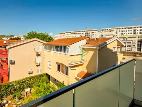 Izdavanje, poslovni prostor, 22m², Preko Morače, Podgorica - image 8