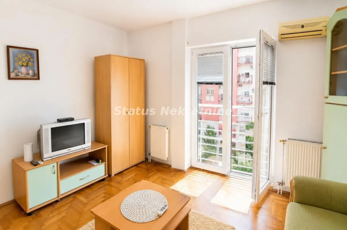 Prodaja, garsonjera, 24m², Bulevar Evrope, Novi Sad Sve Podlokacije