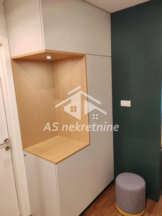 Rent, three bedroom apartment, 77m², Crveni Krst, Beograd