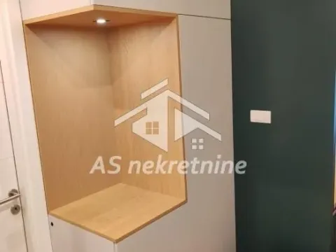 Izdavanje, trosoban stan, 77m², Vračar Sve Podlokacije, Beograd - image 36