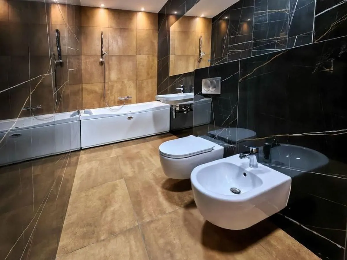 Prodaja, stan, 240m², Adamovićevo Naselje, Novi Sad Sve Podlokacije