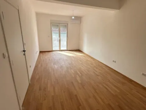 Izdavanje, jednosoban stan, 42m², Zabjelo, Podgorica - image 2