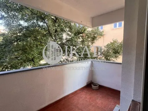 Izdavanje, trosoban stan, 86m², Savski Venac, Beograd - image 13