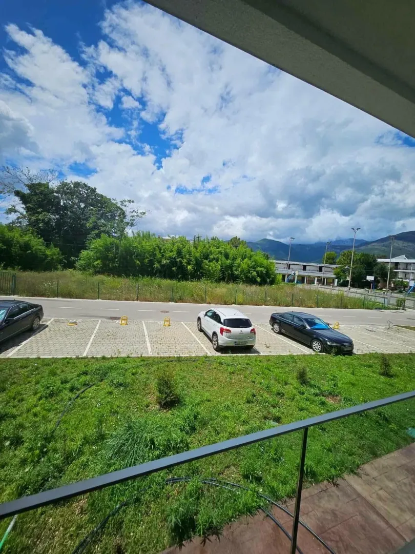 Izdavanje, dvosoban stan, 70m², Donja Lastva, Tivat
