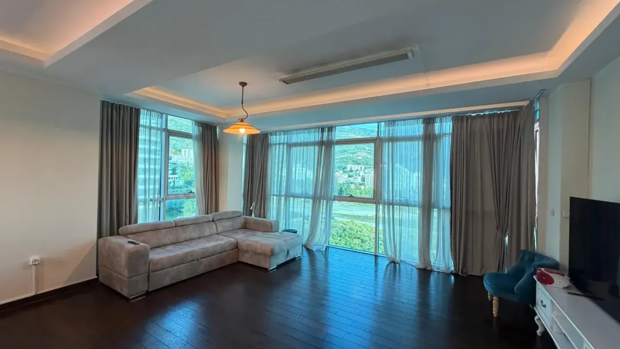 Prodaja, dvosoban stan, 89m², Bečići, Budva