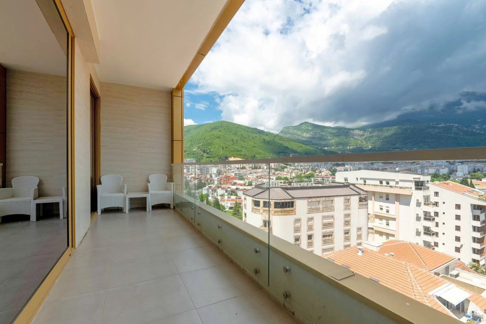 Prodaja, dvosoban stan, 94m², Budva, Crna Gora