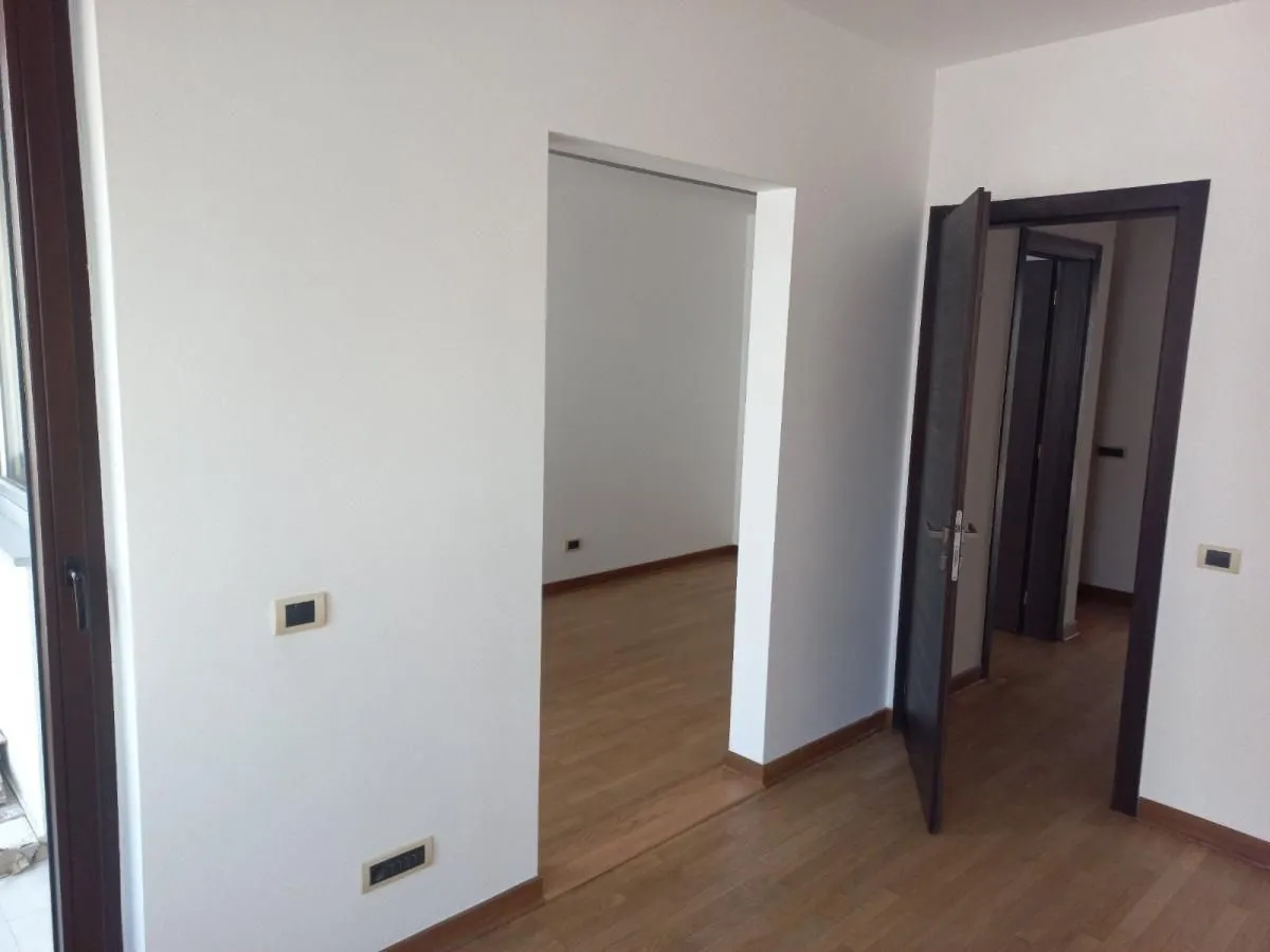 Izdavanje, trosoban stan, 91m², Kalenić Pijaca, Vračar Sve Podlokacije