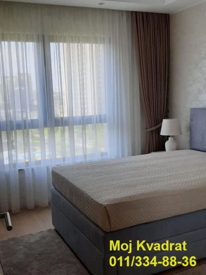 Izdavanje, četvorosoban stan, 121m², Savski Venac, Beograd