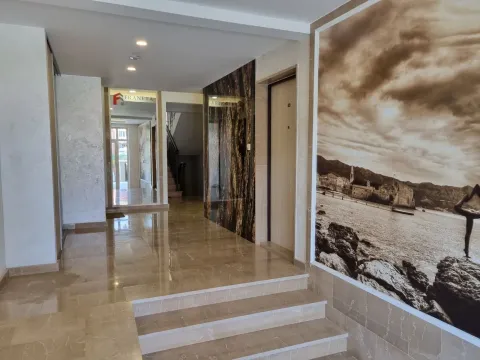 Izdavanje, jednosoban stan, 50m², Budva, Crna Gora - image 9