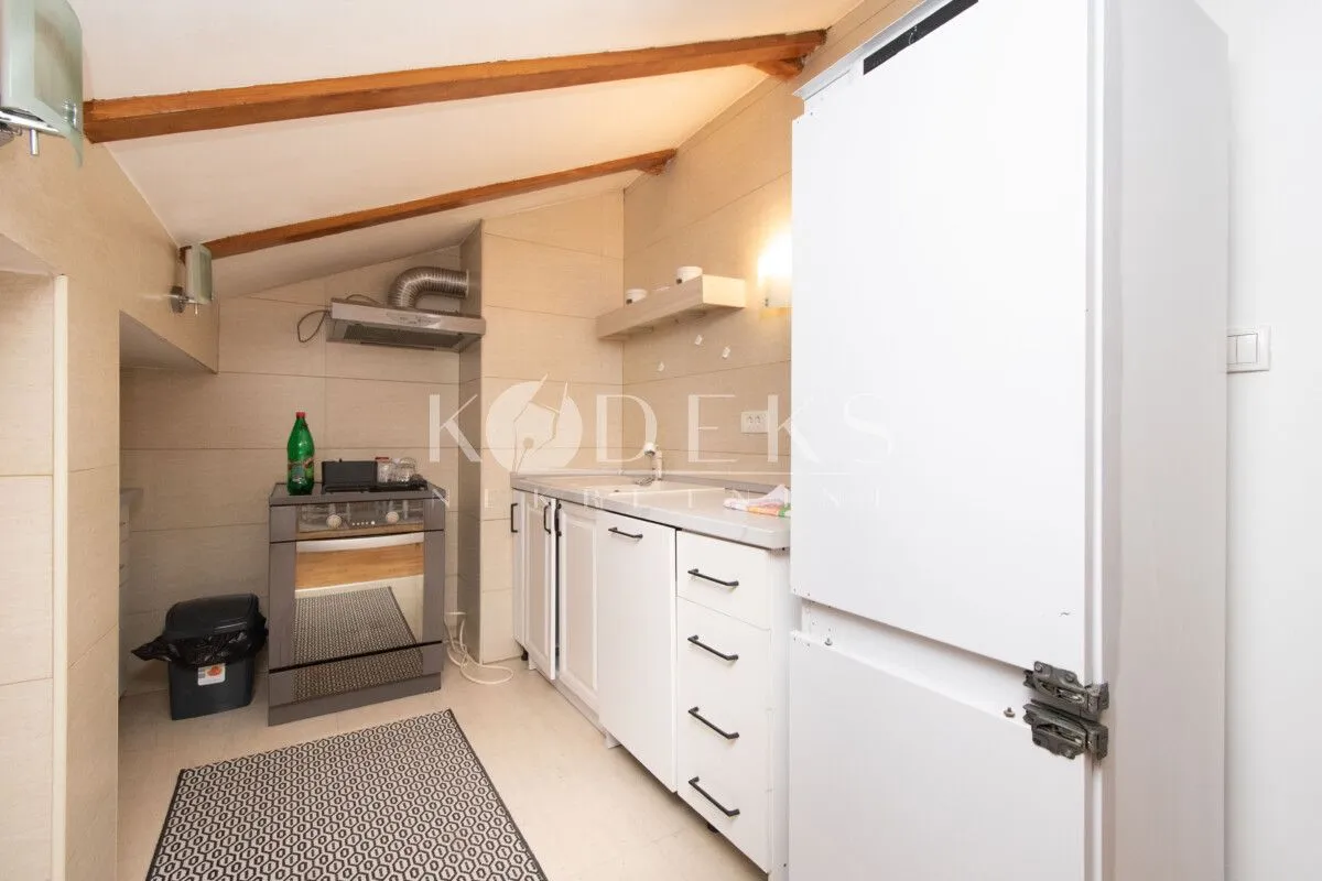 Izdavanje, dvosoban stan, 75m², Stari Aerodrom, Podgorica