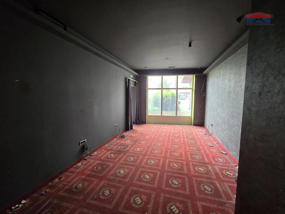 Rent, office space, 246m², Železnička Stanica, Novi Sad Sve Podlokacije