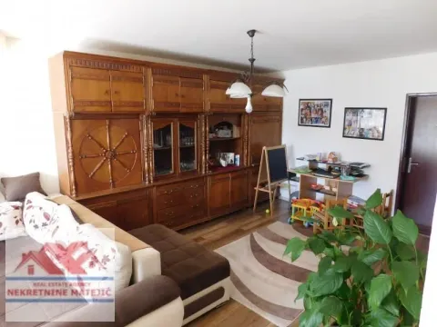 Sale, house, 250m², Ćava, Kragujevac - image 9