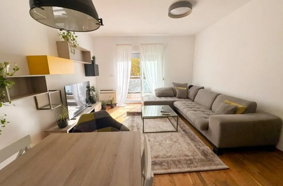 Izdavanje, jednosoban stan, 54m², City Kvart, Podgorica