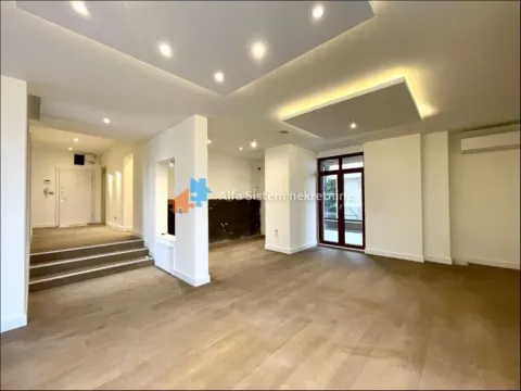 Izdavanje, četvorosoban stan, 174m², Savski Venac, Beograd - image 4