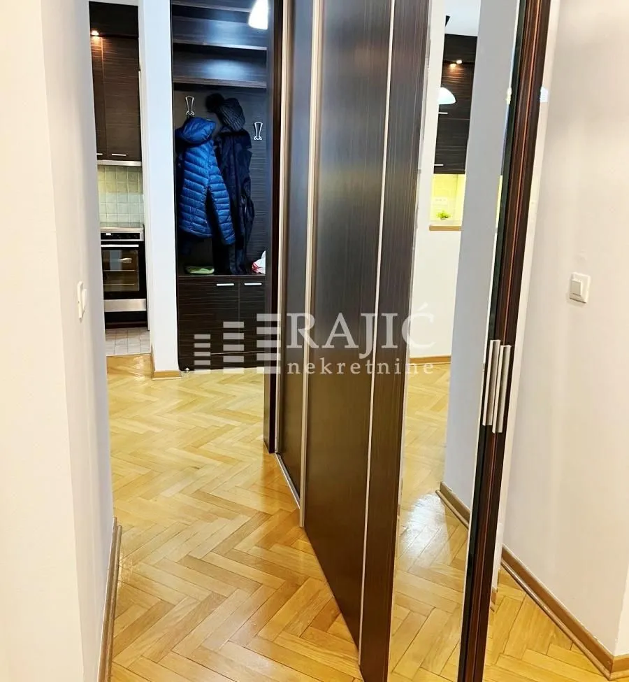 Rent, two bedroom apartment, 55m², Kalenić Pijaca, Vračar Sve Podlokacije