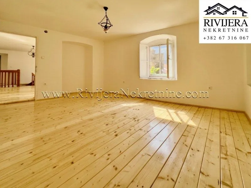 Prodaja, trosoban stan, 82m², Centar, Kotor