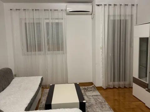 Rent, one bedroom apartment, 47m², Stari Aerodrom, Podgorica - image 1