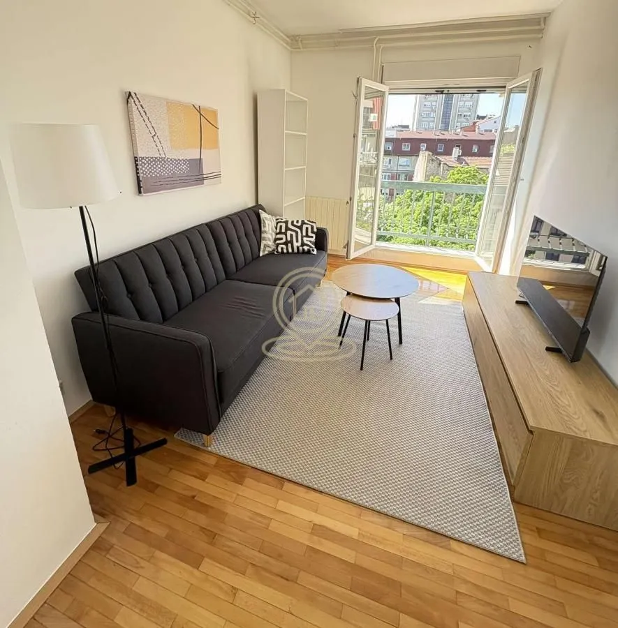 Rent, two bedroom apartment, 45m², Stari Grad, Beograd