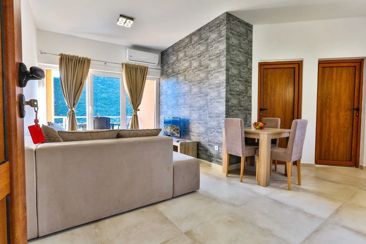 Prodaja, ugostiteljski objekat, 575m², Čanj, Bar
