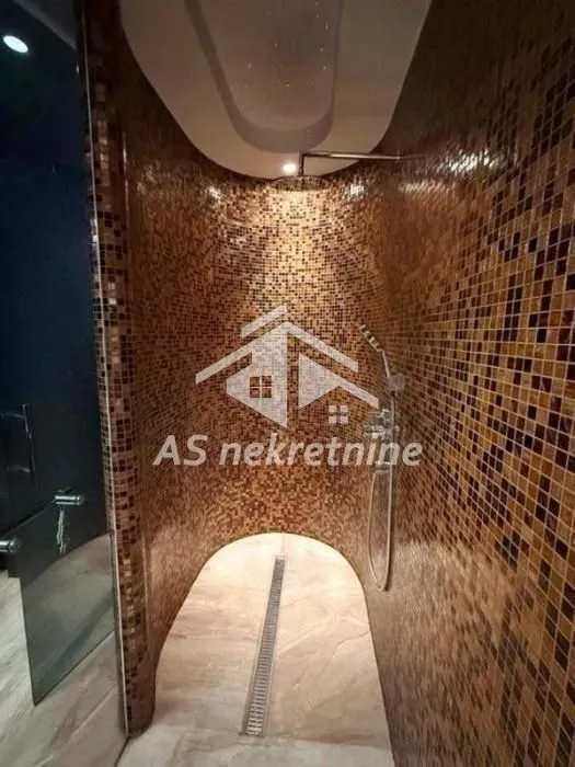 Prodaja, četvorosoban stan, 117m², Vračar Sve Podlokacije, Beograd