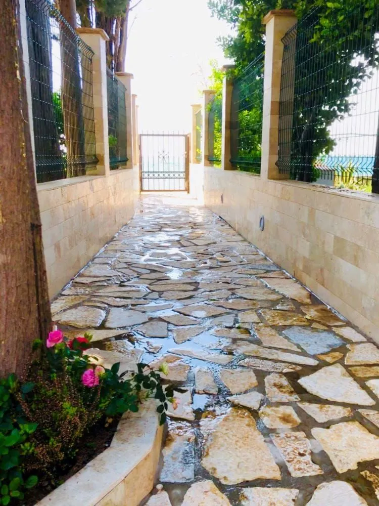 Prodaja, kuća, 160m², Dobra Voda, Bar