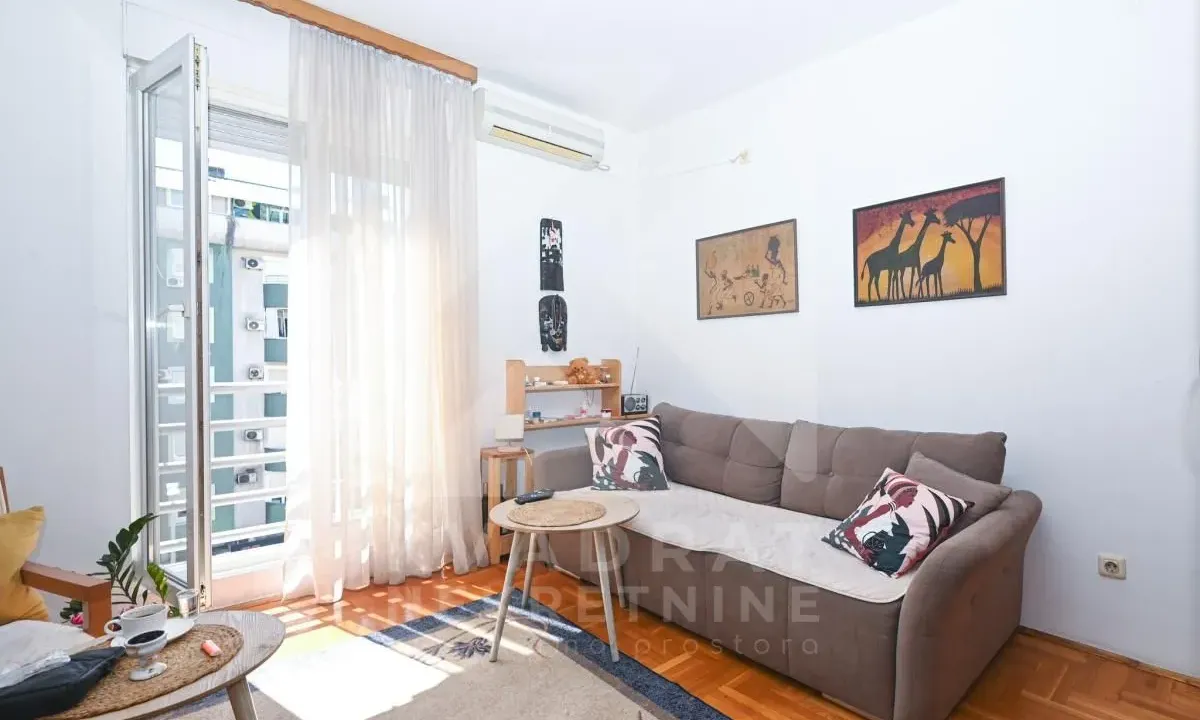 Rent, studio apartment, 24m², Stari Aerodrom, Podgorica