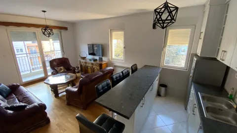 Prodaja, dvosoban stan, 63m², Centar, Nikšić - image 10