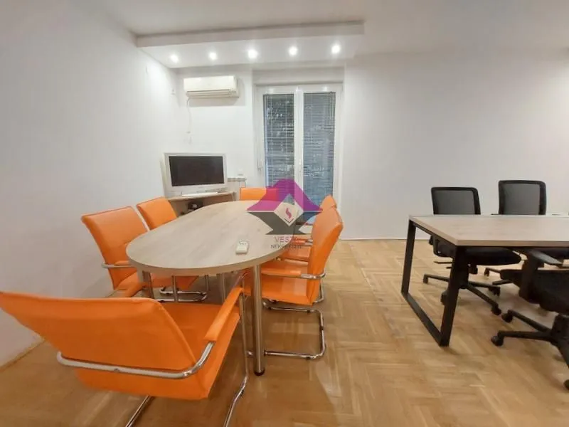 Izdavanje, kuća, 142m², Banovo Brdo, Beograd