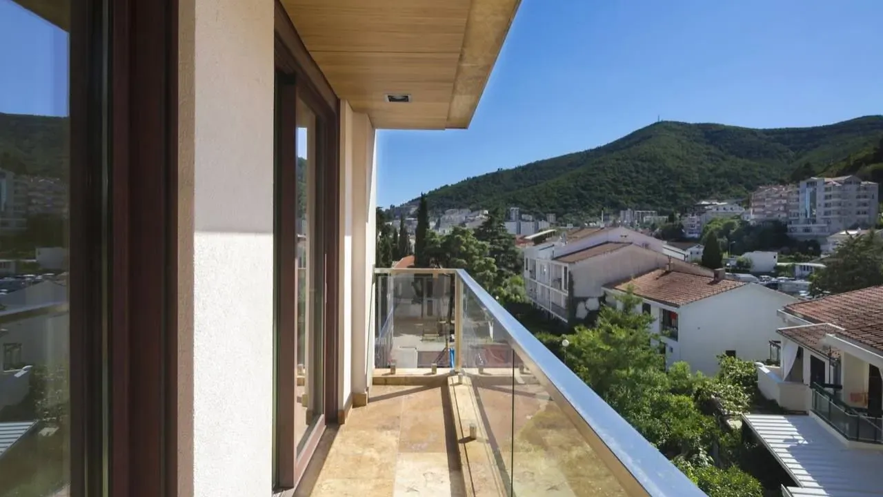 Prodaja, dvosoban stan, 108m², Centar, Budva