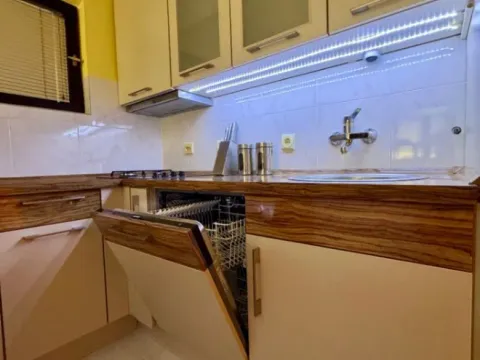 Rent, two bedroom apartment, 83m², Sveti Stasije, Kotor - image 10