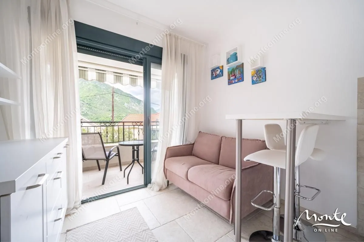 Prodaja, jednosoban stan, 59m², Dobrota, Kotor
