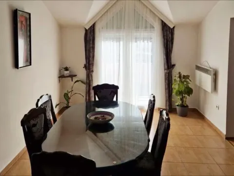 Rent, two bedroom apartment, 115m², Tološi, Podgorica - image 2