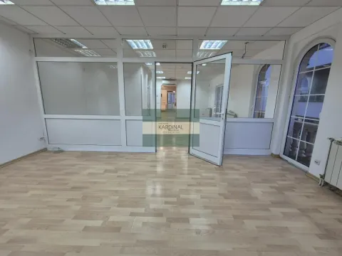 Rent, office space, 326m², Centar, Jagodina - image 15