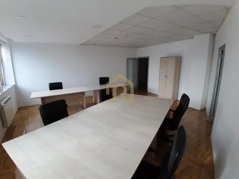 Izdavanje, poslovni prostor, 427m², Vračar Hram, Vračar Sve Podlokacije - image 8