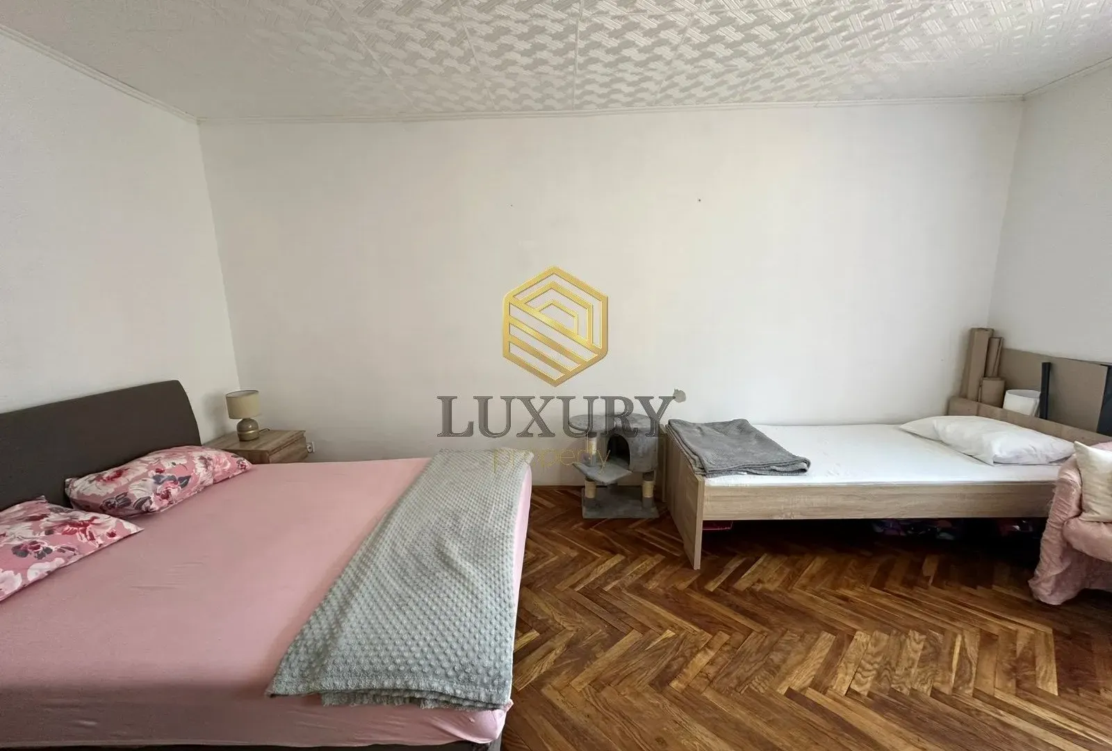 Prodaja, jednosoban stan, 46m², Centar, Kotor
