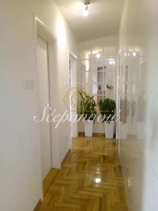 Prodaja, četvorosoban stan, 89m², Bulevar Oslobodjenja, Novi Sad Sve Podlokacije