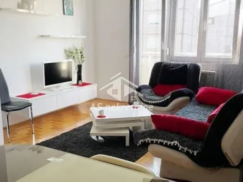 Stan in Zvezdara Sve Podlokacije