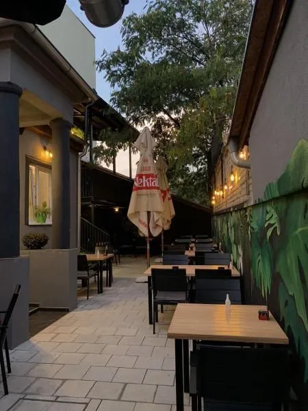 Prodaja, ugostiteljski objekat, 226m², Sremski Karlovci, Novi Sad