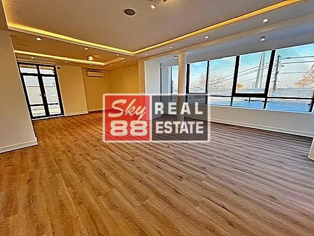 Izdavanje, četvorosoban stan, 156m², Savski Venac, Beograd
