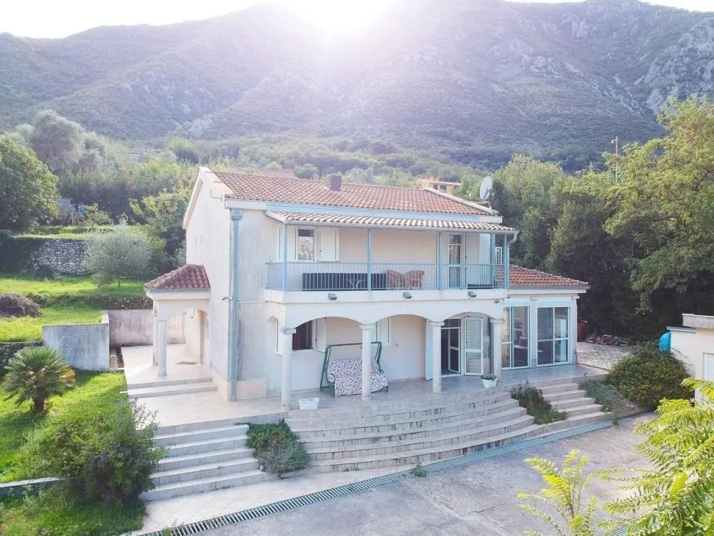 Prodaja, kuća, 300m², Perast, Kotor